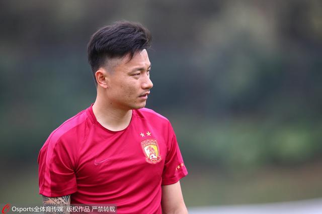 电影根据马伯庸经典小说改编，讲述因一尊从日本归还的佛头而引发的古玩界风波